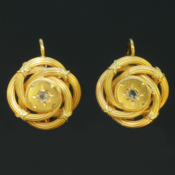 Yellow gold Victorian earrings with rose cut diamonds
